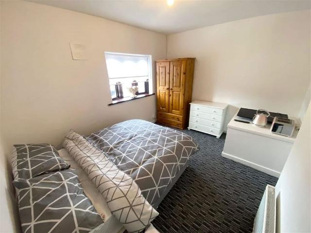 Dromcarra Avenue, Tallaght, Dublin 24 Double Room