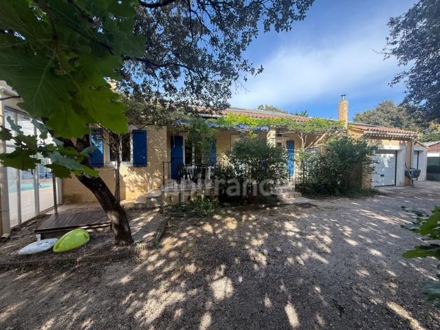 DROME PROVENCALE MAISON AVEC PISCINE CHAUFFEE, JACUZZI et JARDIN ARBORE BOUCHET