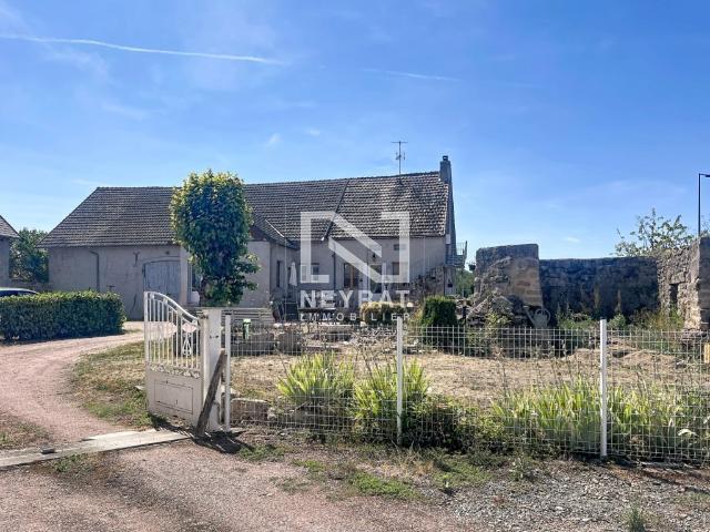 8 kms d'Autun MAISON DEPLAIN PIED AVEC DEPENDANCES !