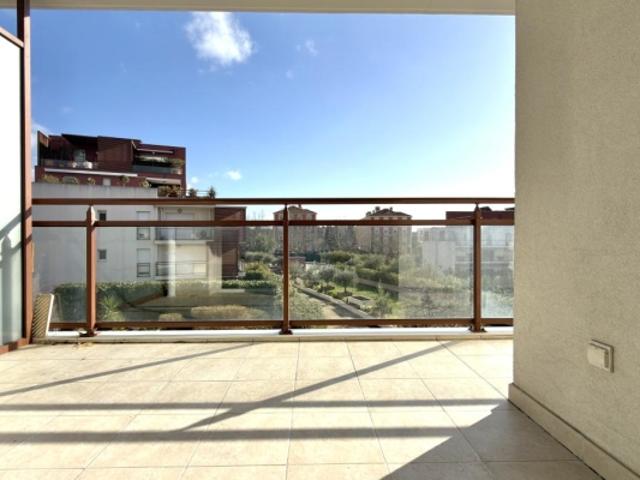 DRAGUIGNAN Appartement 3 pièces avec terrasse, résidence ré.