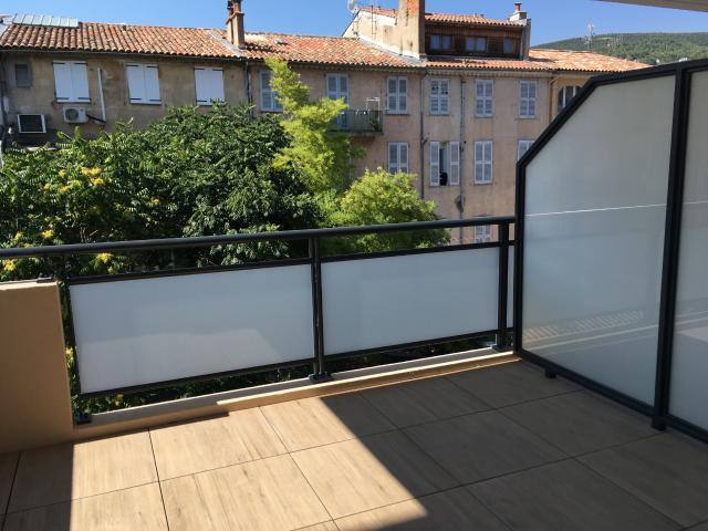 DRAGUIGNAN PATIO EN VILLE