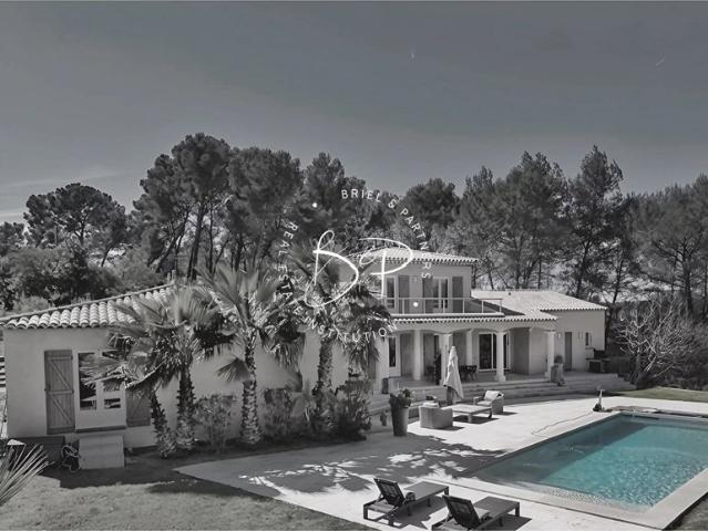 Draguignan Propriété de 210 m² + 70 m² aménagés sur 5300 m² en situation dominante