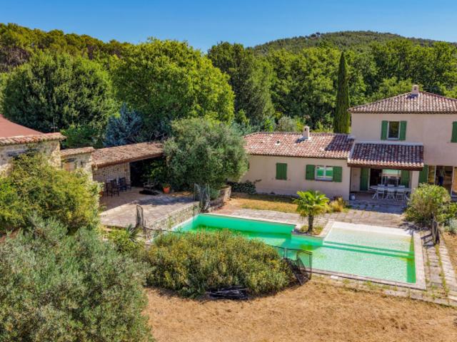 DRAGUIGNAN VILLA CADRE CAMPAGNE 187M2 AVEC DEPENDANCE 35M2