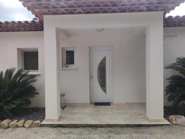 Draguignan, villa contemporaine avec un bel appartement t. 290m² Draguignan