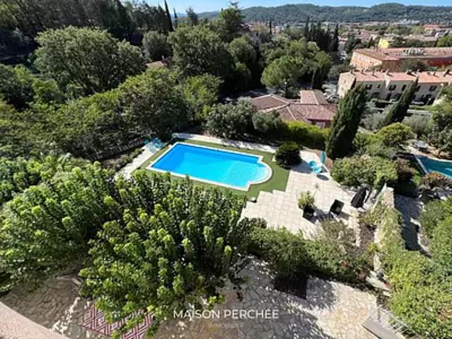 Draguignan 83300 Achat / Vente maison 5 pièces t5 au dernier étage piscine