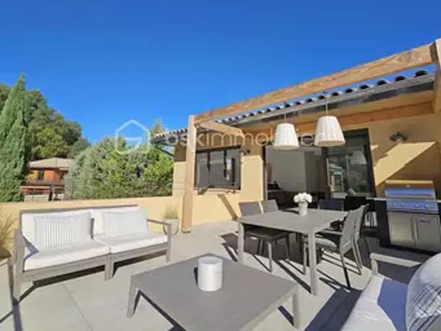 Draguignan 83300 Achat / Vente appartement 3 pièces t3 au dernier étage piscine