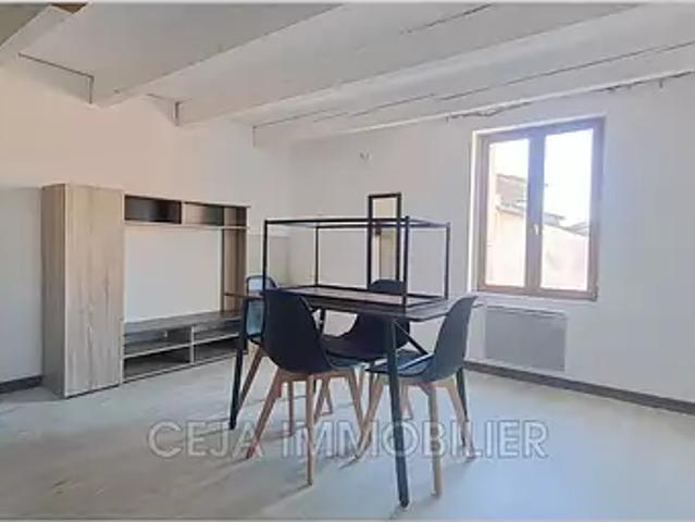 Draguignan 83300 Location appartement 2 pièces t2 au dernier étage