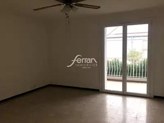 Draguignan 83300 Location appartement 2 pièces t2 parking