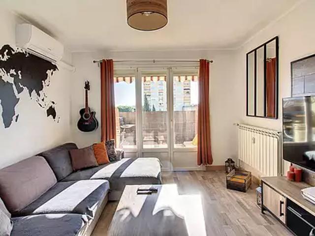 Draguignan 83300 Location appartement 3 pièces t3 au dernier étage cave