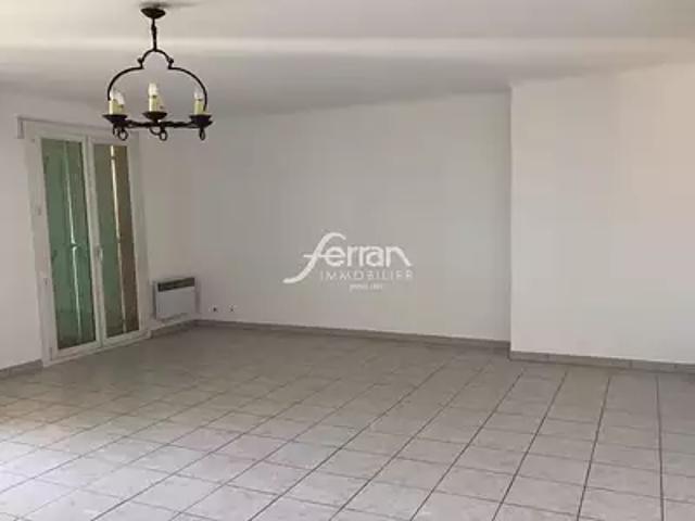 Draguignan 83300 Location appartement 3 pièces t3 au dernier étage parking