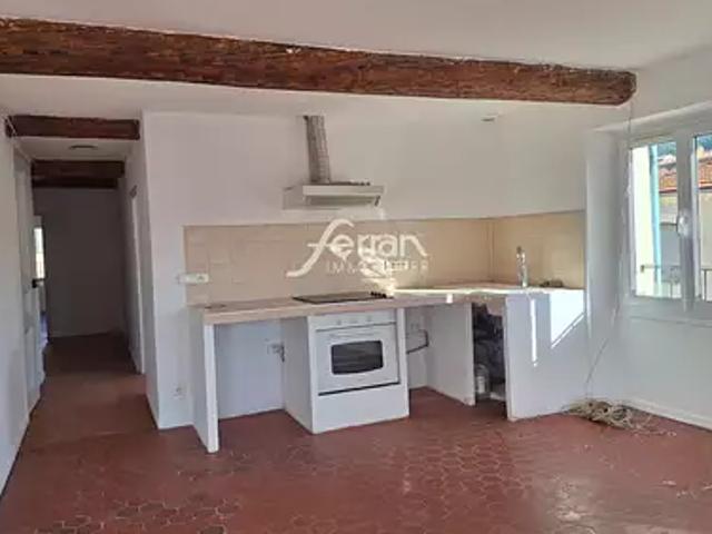 Draguignan 83300 Location appartement 3 pièces t3 au dernier étage terrasse