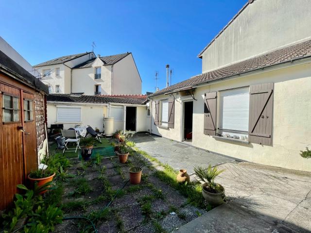 DRANCY CENTRE VILLE MAISON DE PLAIN PIED 2 CHAMBRES ACCE