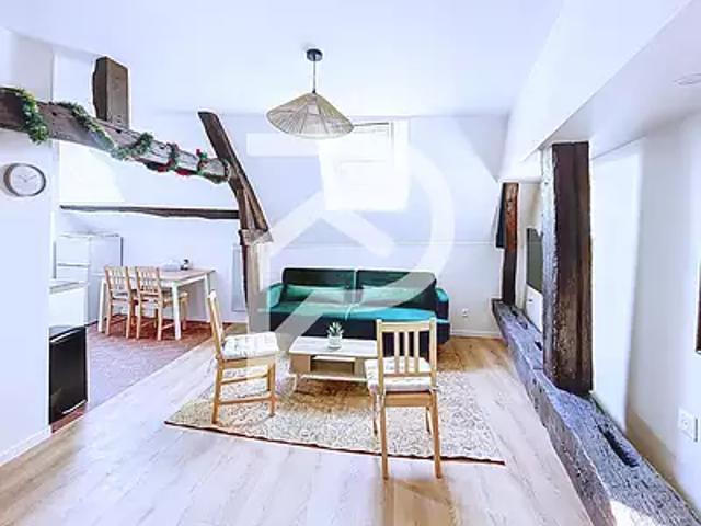 Dreux 28100 Location appartement 2 pièces t2 au dernier étage cave