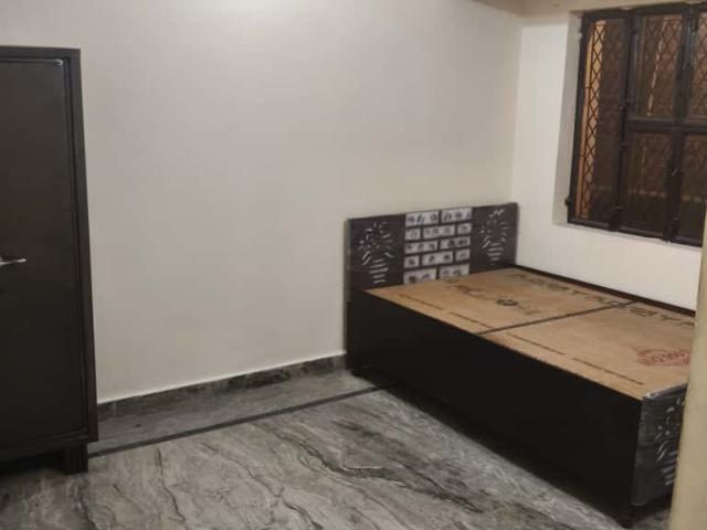 Dream Home Associates 2.5 Bedroom 700 Sq. Ft. Builder Floor in New Ashok Nagar Delhi Listing ID: #9577