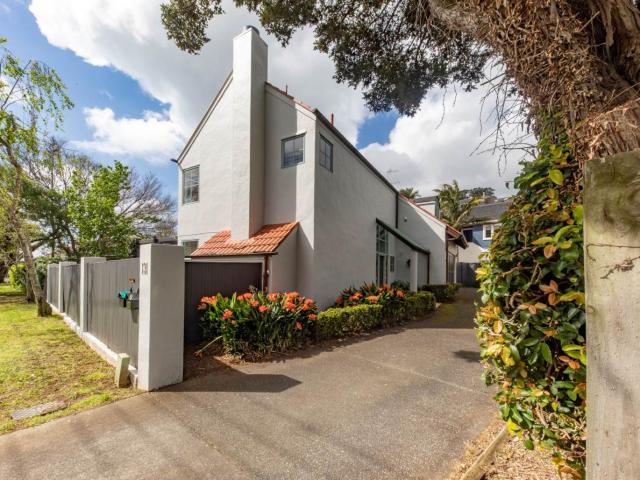 Dream Home With Park Views, DGZ
