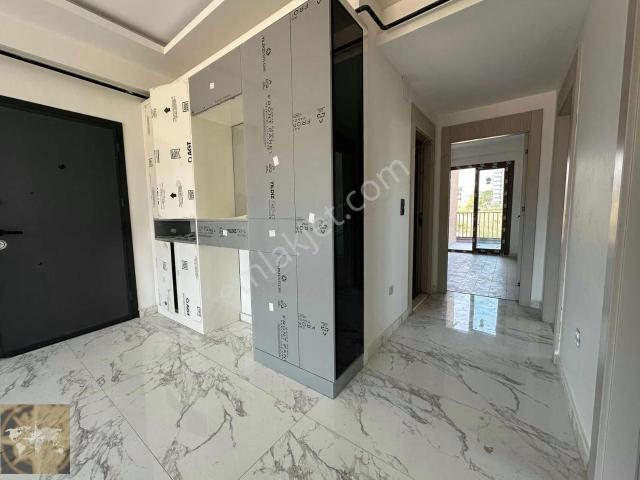 Dream Home'dan Eski Mezitli Bölg. Bağımsız Mutfak Satılık 2,5+1