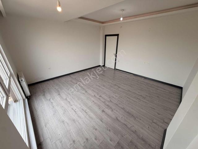 Dream Life'dan Çobançeşme İsmet Paşa Blv. Üstü 2+1 Kiralık Daire