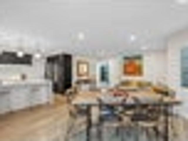 Dream location by Takapuna Beach