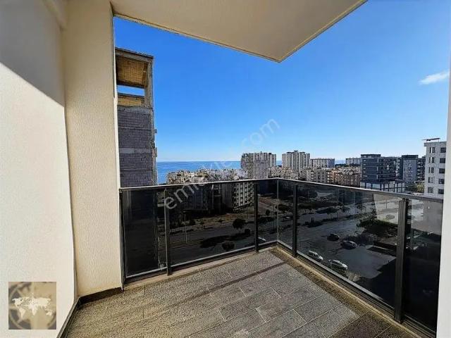 Dream'dan Anayola 2.parsel Deniz Manzaralı Site İçi Satılık 2+1