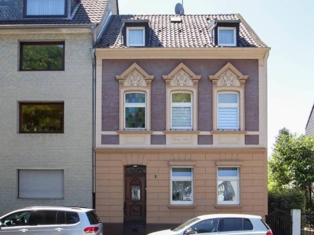 Drei Parteien Haus mit Eignerwohnung