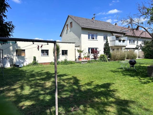 Drei Reihenhäuser mit Entwicklungsmöglichkeiten in Königsbrunn – wohnen, investieren, realisieren!