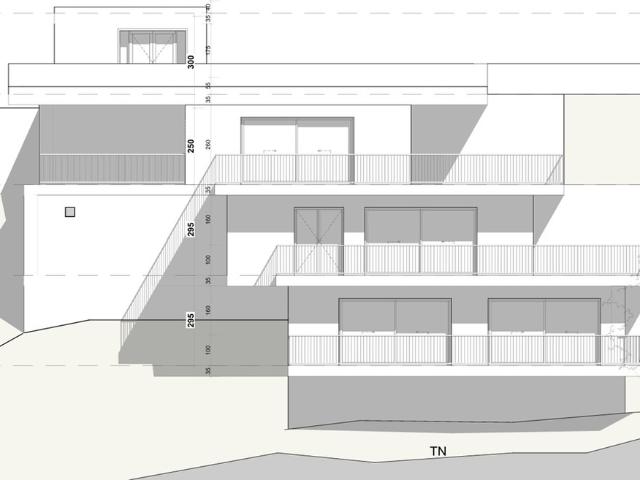 Drei Wohnung Gebäude mit Baugenehmigung