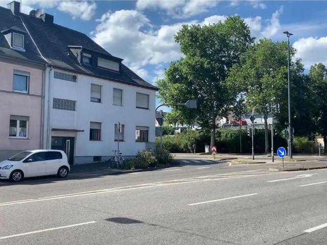 Dreifamilienhaus mit 4 Garagen + Gewerbeopt in Neuwied Heddesdorf