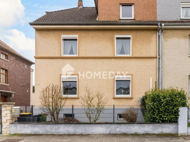 Dreifamilienhaus mit kernsaniertem EG Alle Einheiten bezugsfrei, volles Entfaltungspotenzial!