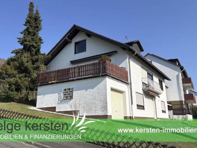 Dreifamilienhaus mit Potenzial und tollem Ausblick über Altmorschen zu verkaufen!