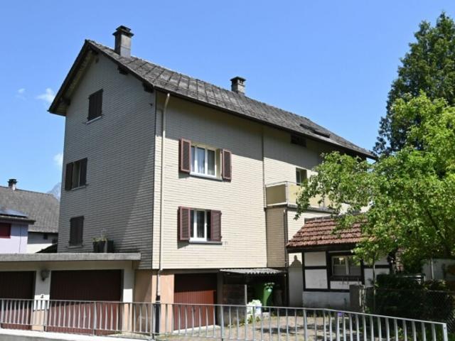 Dreifamilienhaus auf grossem Grundstück