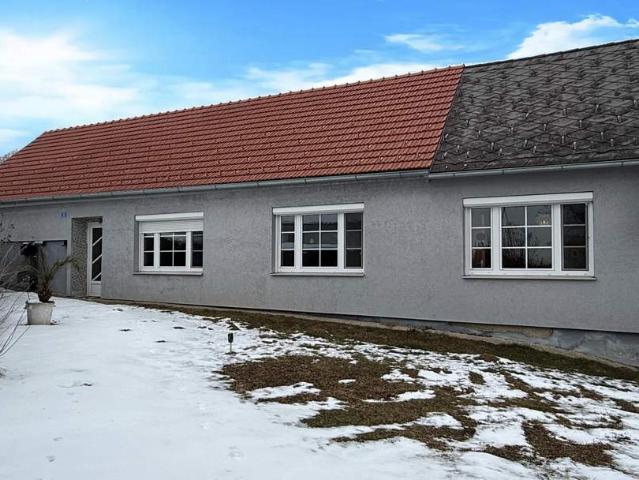 DREIKANTHOF mit ca. 9.436 m² Grund und diversen Nebengebäuden in Ruhelage