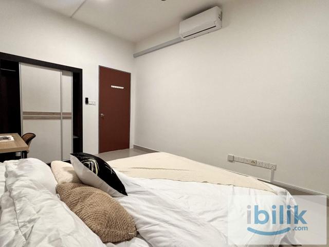 Driving distance to lrt awan besar private queen room for mix gender unit in bukit jalil
