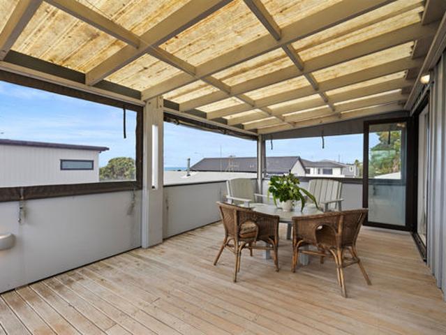 Driftwood Retreat Papamoa Beach Holiday Home