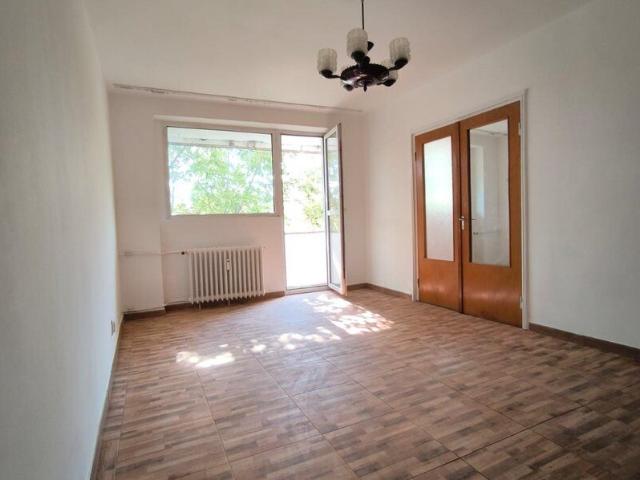 Drumul Taberei, metrou Valea Ialomitei, 3 camere, etaj 3, 74 mp, pet friendly