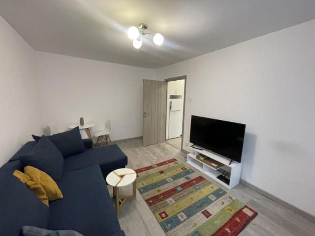 Drumul Taberei, Romancierilor, 2 camere, etaj 2, decomandat, renovat, mobilat