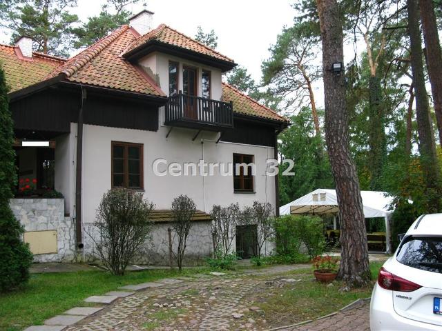 Dworek z restauracją i hotelem na sprzedaż w Rybienku Leśnym