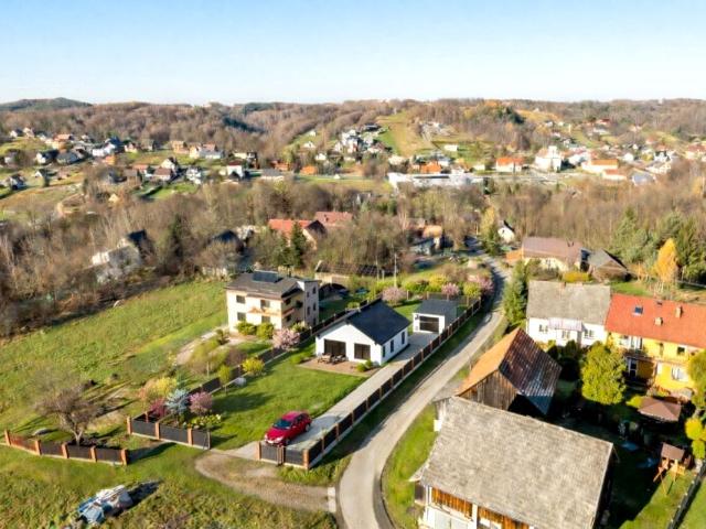 Dworska 1 025 m², Izdebnik