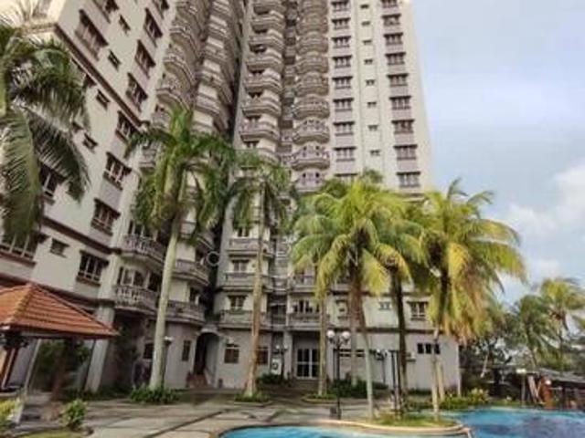Dwi Mahkota Condominium Persiaran Tanjung Tampoi HOT Area