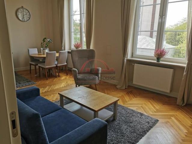 Dwupokojowe w kamienicy Stare Miasto