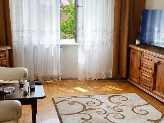 Dwupokojowe mieszkanie z balkonem i piwnicą w Śródmieściu