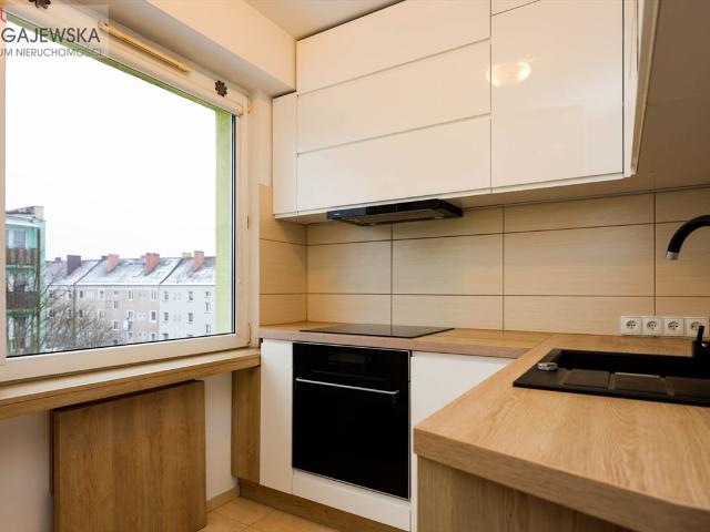 Dwupokojowe mieszkanie po remoncie, balkon, gotowe do wprowadzenia