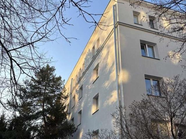 Na sprzedaż przestronne mieszkanie 44,65 m² w odnowionej kamienicy