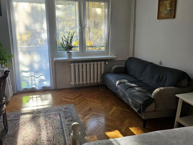 Dwupokojowe mieszkanie z balkonem, blisko Galerii Krakowskiej