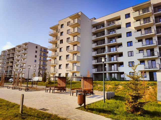 Dwupokojowe mieszkanie z balkonem i komórką w Rzeszowie