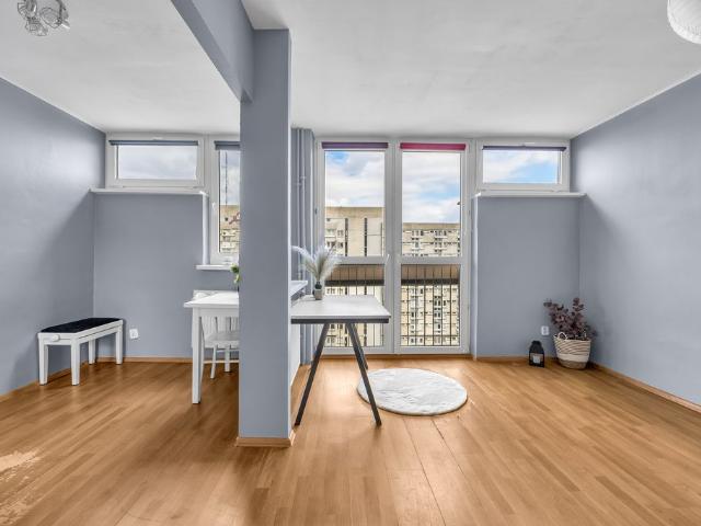 Dwupokojowe mieszkanie z widokiem na panoramę Warszawy