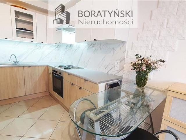 Dwupokojowe mieszkanie z windą, pełne wyposażenia i komórek
