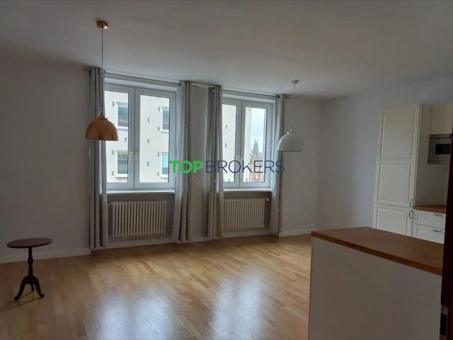 Dwupokojowe mieszkanie 65 m² z windą, blisko komunikacji