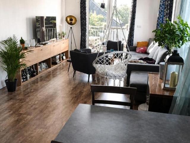 Dwupoziomowe 144 m² mieszkanie w Markach 4 pokoje na poddaszu