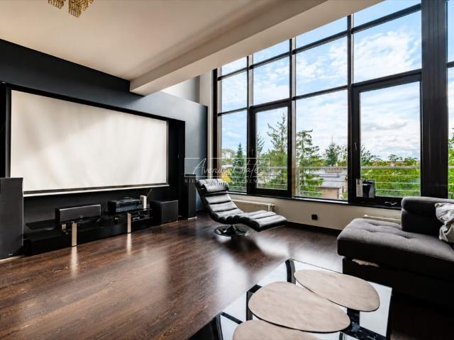 Dwupoziomowe 90 m² w minimalistycznym stylu Premium