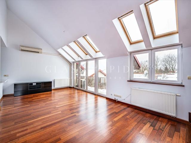 Dwupoziomowe 92 m² z balkonem i garażem w Wawerze